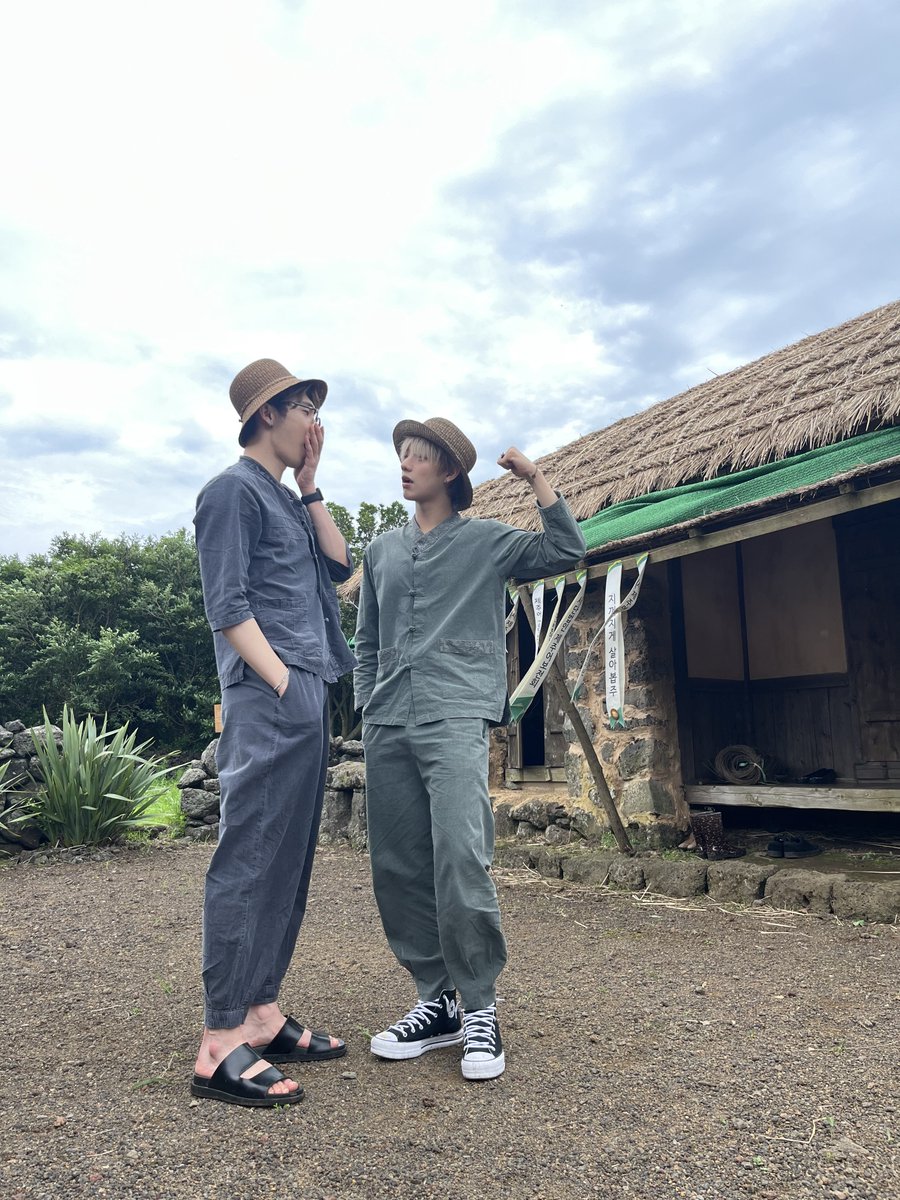 XODIAC_MEMBERS's tweet photo. [#씽] 

첫 제주도❤️❤️❤️❤️

#XODIAC #소디엑 #SING #씽 https://t.co/vAhhRejRiK
