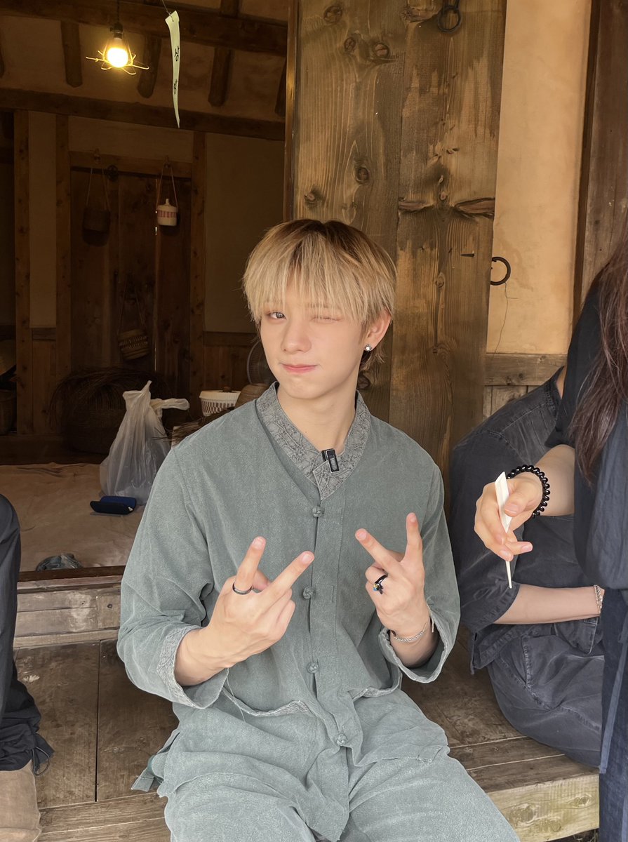 XODIAC_MEMBERS's tweet photo. [#씽] 

첫 제주도❤️❤️❤️❤️

#XODIAC #소디엑 #SING #씽 https://t.co/vAhhRejRiK