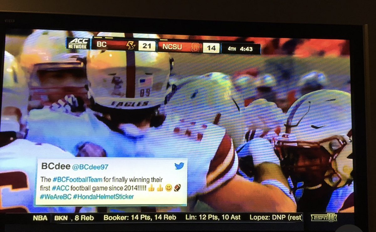 BCdee97's tweet image. #Throwback to October 30, 2016! 🥳

#WeAreBC 🦅🏈🙌🏼 #HelmetSticker 

🥳 Happy Friday, guys! 😂💃🏼💥