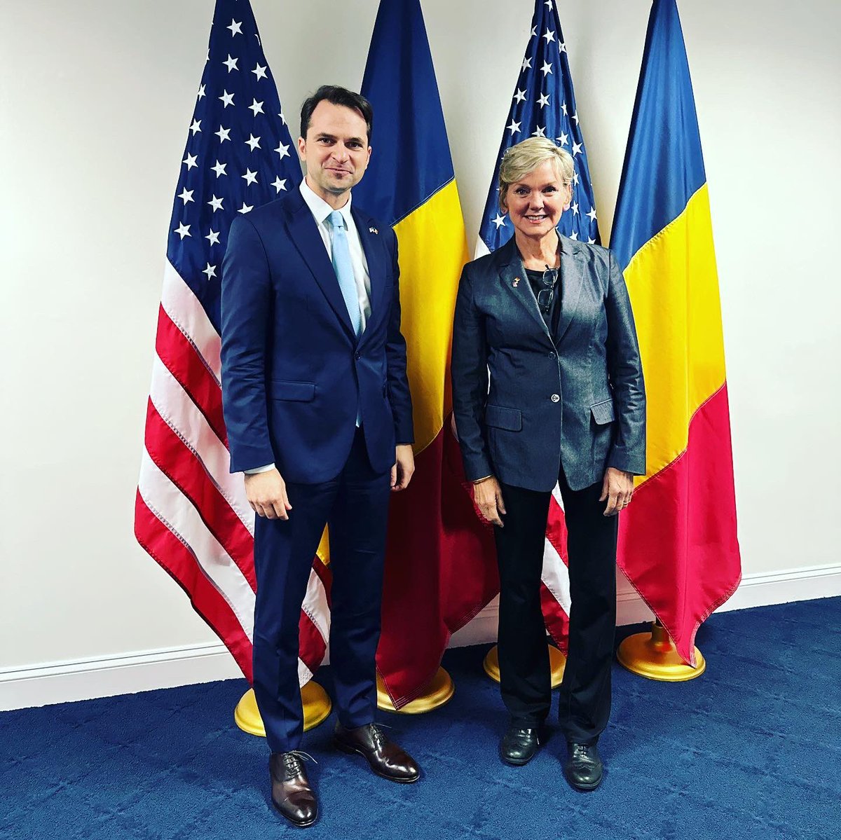 Great meeting US Secretary of Energy @SecGranholm. Romania is a pillar of stability, energy security, and respect for rule of law and liberal democracy in a very complicated region. This has not gone unnoticed in DC. We will continue to accelerate our joint efforts in energy 🇷🇴🇺🇸