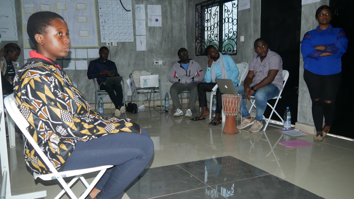 voyonline's tweet photo. Thank you Mr Tata Isaac for haven taken time out of your busy schedule to training our TOT participants on Information management.Participants admired your presentation and are really putting to use the skills acquired

@incredible_ti 
#voypeacecentre
#voypctot1
#voicesoftheyoung https://t.co/Vhmm3iRn4u