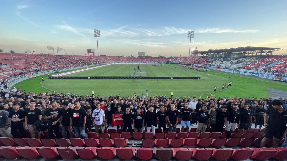 Northsideboys12's tweet photo. Regenerasi itu pasti dan kini terjadi.
Panjang umur perjuangan.

 NORTHSIDE OR NOTHING! https://t.co/cApQJUW6l5