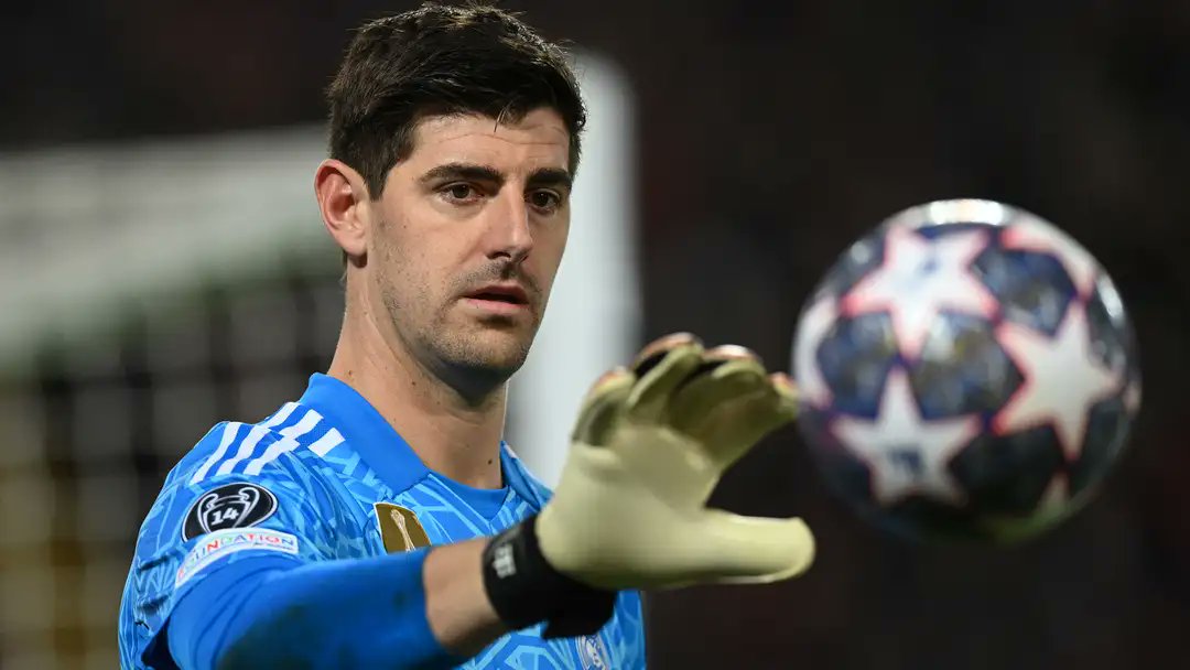 FootyyFrenzy's tweet photo. With Courtois being out for the season, which goalkeeper should Real Madrid sign? 

Bono 
Mamardashvili
Kepa
Lloris
Unai Simon
Keylor Navas
David de Gea

#RealMadrid #Courtois #LaLiga #LALIGAEASPORTS https://t.co/AixtSuNpnw