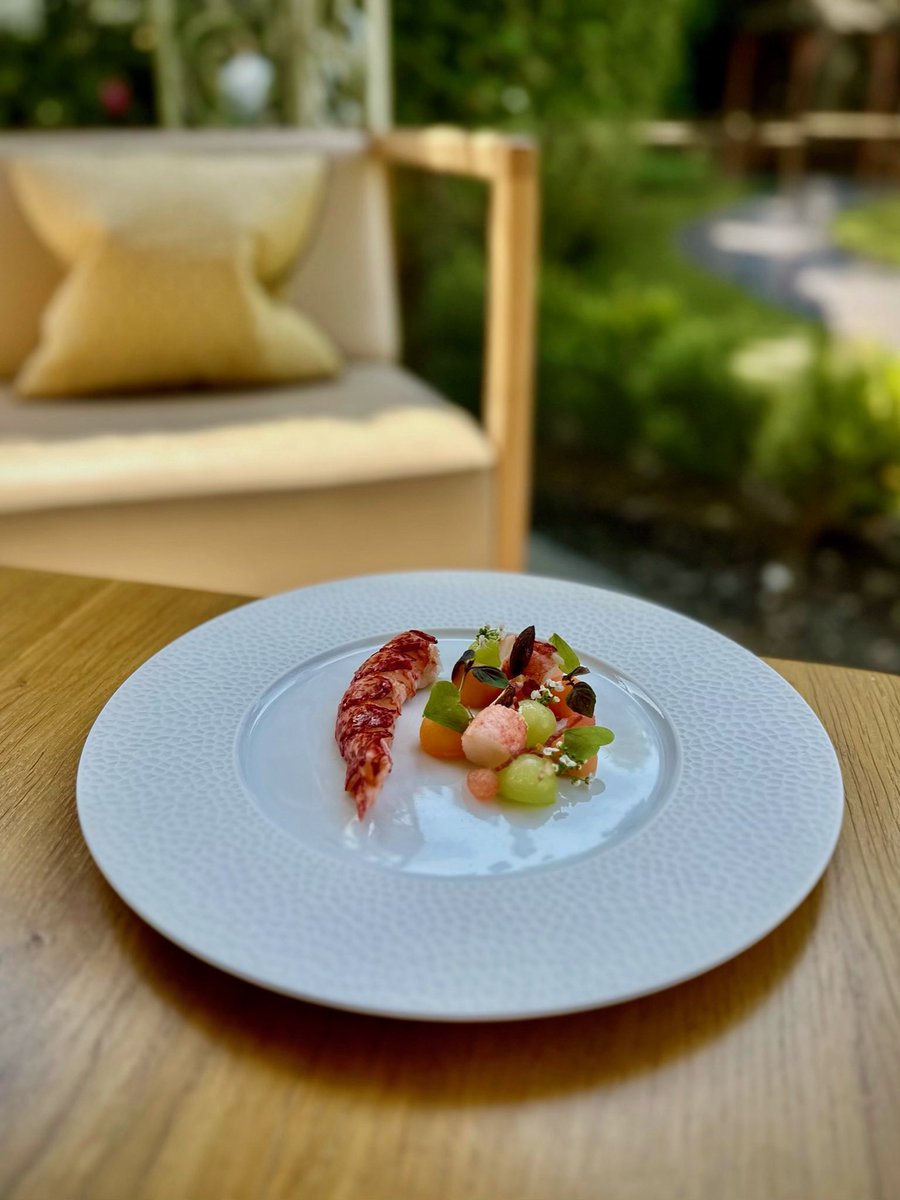 simpsons_rest's tweet photo. Native Lobster ‘Ajo Blanco’, Cucumber, Melon, Iberico Ham, Smoked Almonds.
A summer starter on our lunch & dinner menu this August.
#simpsonsrestaurant #michelinstar #edgbaston #birmingham #birminghamrestaurants #lunchoffer #dinneroffer #michelinstarrestaurant https://t.co/aM8NquFRuX