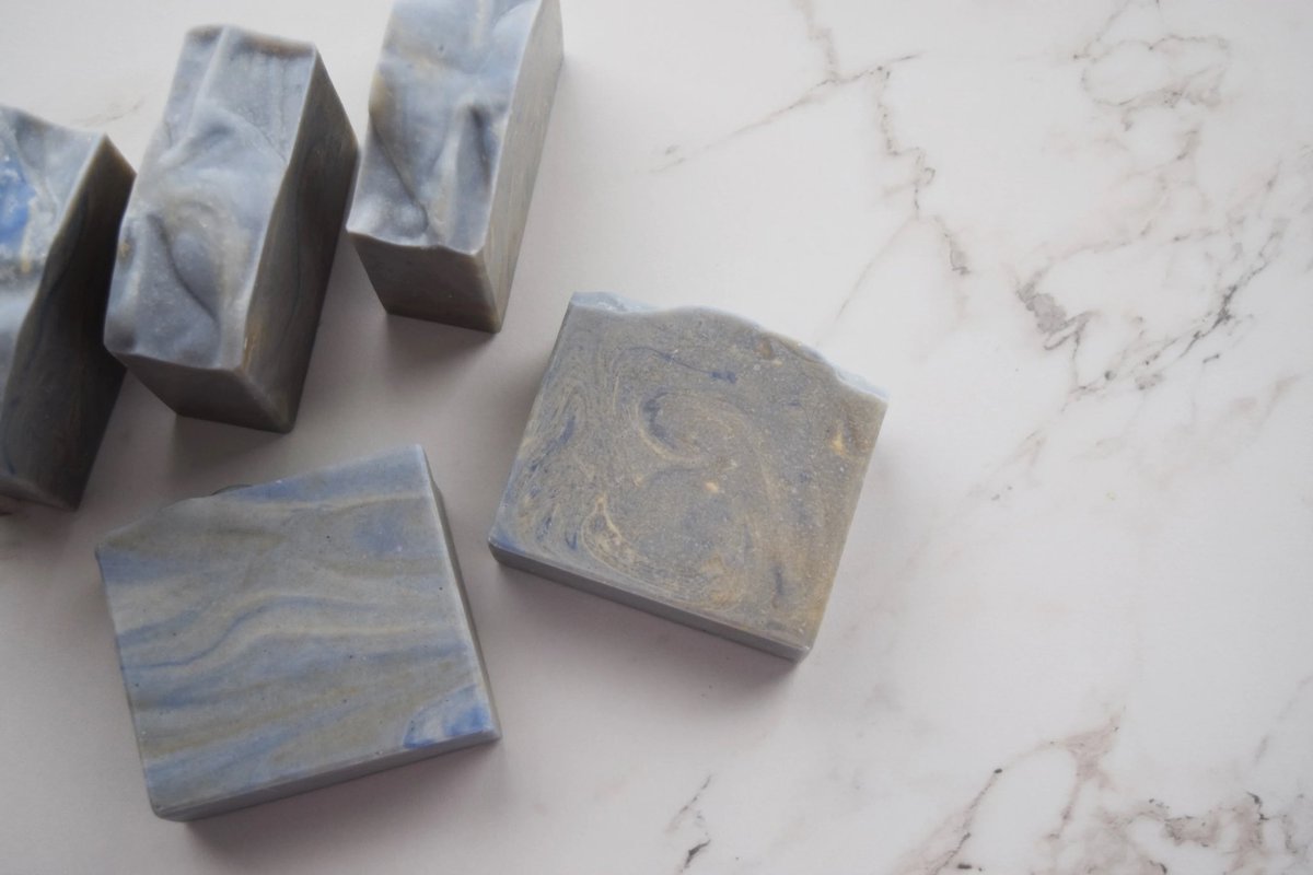 Available now from Spring 2023 Collection:
MOONWATER A fresh unisex fragrance with sweet Rain showers and beach sand mingled with salty marine Air petals-bath-boutique.myshopify.com/products/moonw… #petalsbathboutique #spasoap #handmadesoap #spabath #spabathroom #homespa