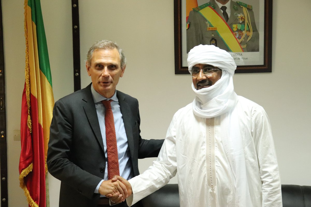 OIMMali's tweet photo. Le Ministre des Maliens Établis à l'Extérieur et de l'Intégration Africaine, @AttaherMossa a reçu en audience ce 11/08, le Chef de Mission de l’OIM au Mali, @Preyntjens.

Les échanges ont porté sur la coopération entre @ONUmigration et le Mali dans le domaine de la migration. https://t.co/SnV02AbeAG