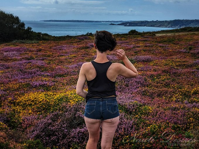 Are you coming to join me? We could run through the field and lie down on a bed of flowers together 😏😘 #onlyfans<a href="/tag/exhibitionist"class="tags"><span>#exhibitionist</span></a><a href="/tag/onlyfans"class="tags"><span>#onlyfans</span></a>