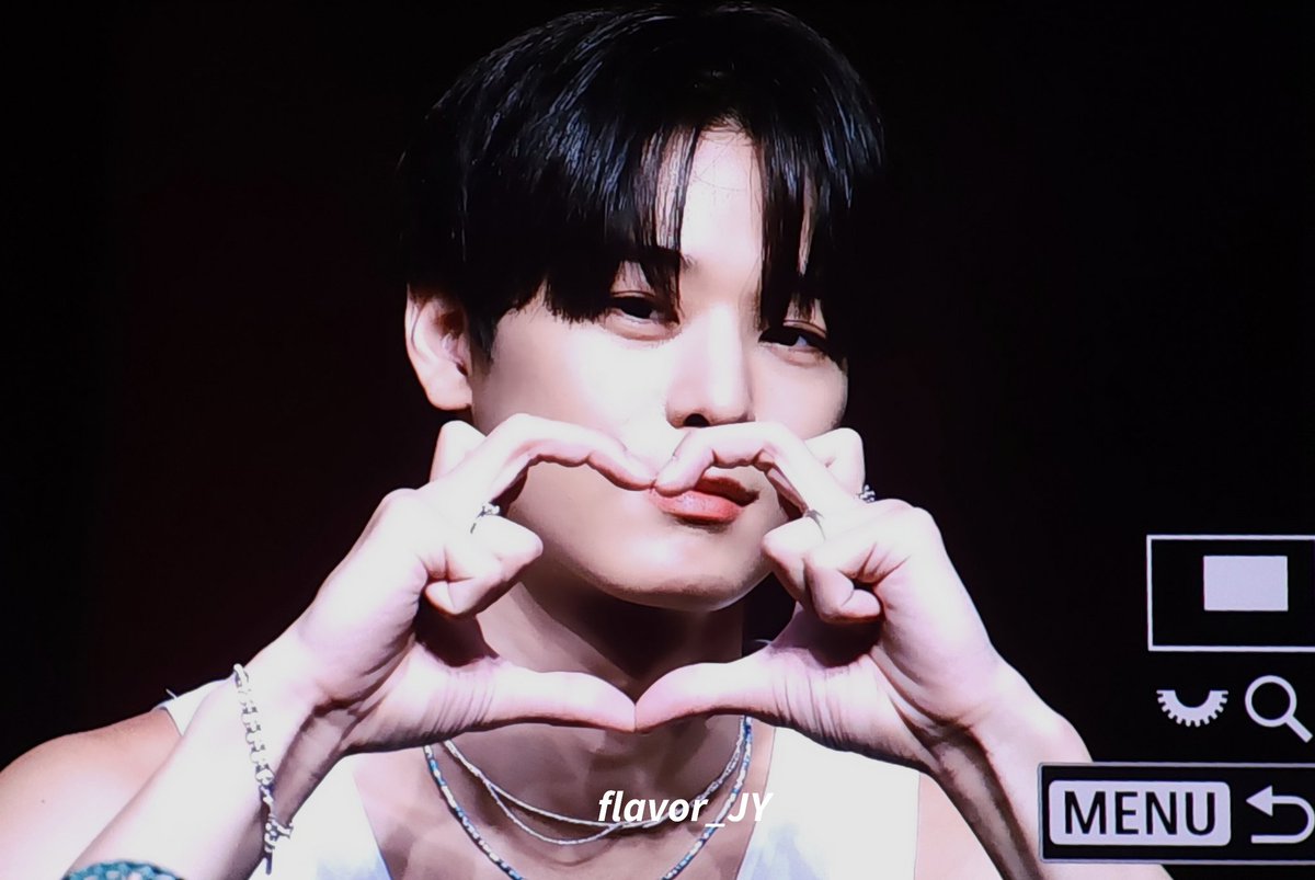 flavor_JY's tweet photo. 230811 PHANTASY 위드뮤 팬싸인회
#주연 고양이하트 장인 🐱❤️
#JUYEON #더보이즈 #THEBOYZ https://t.co/86tGN2U2hu