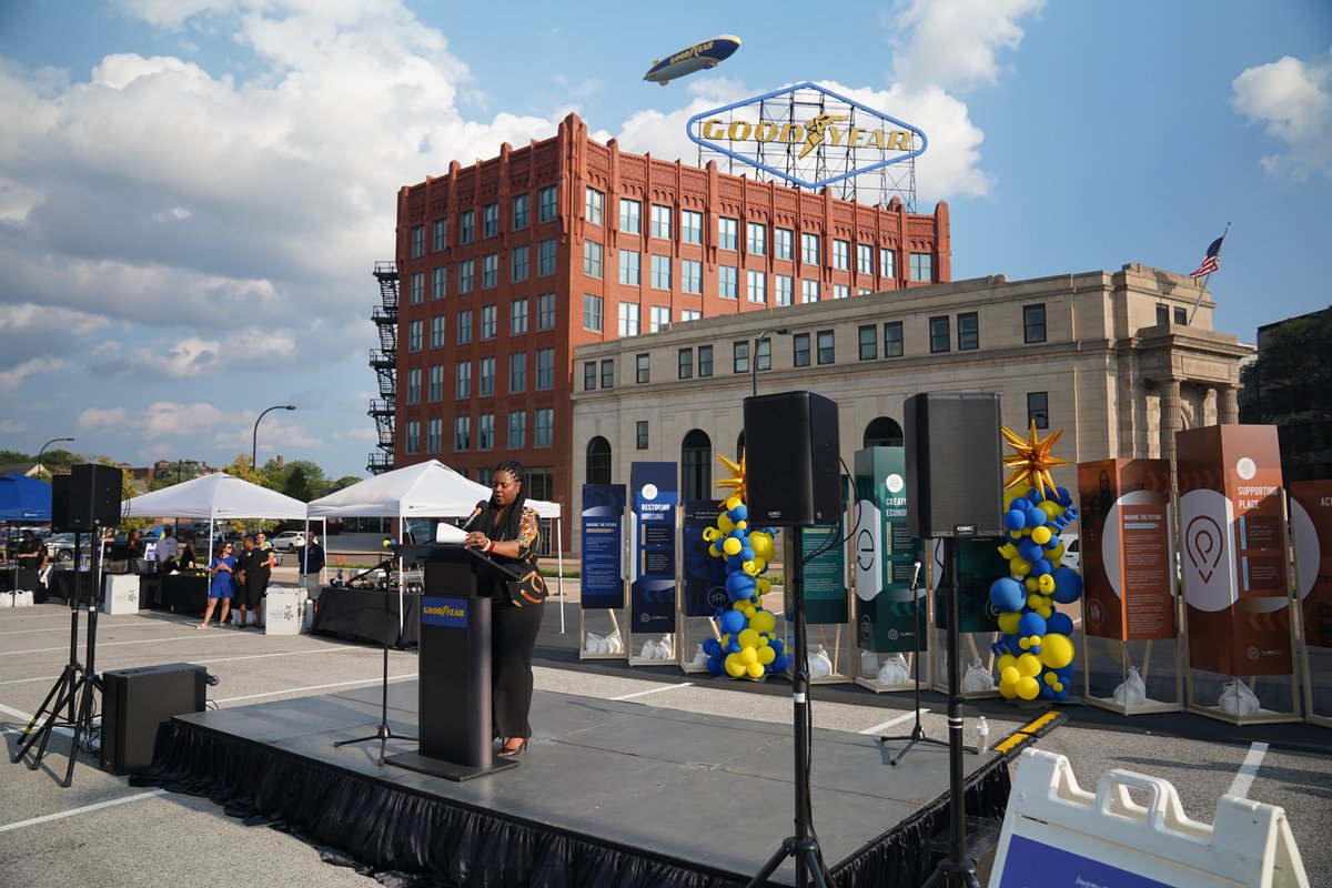 AkronOhioMayor's tweet photo. Last night, @goodyear and @thewellakron hosted Imagine the Future to re-light the iconic Goodyear Sign in Akron for the company's 125th birthday!💡 https://t.co/epDw3JJF2p
