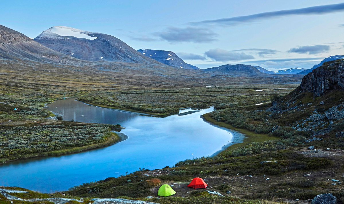 If you'd never considered a month-long trek through northern Sweden, you will after reading this! Read for FREE > shorturl.at/djNOX Image credit: Nick Warner