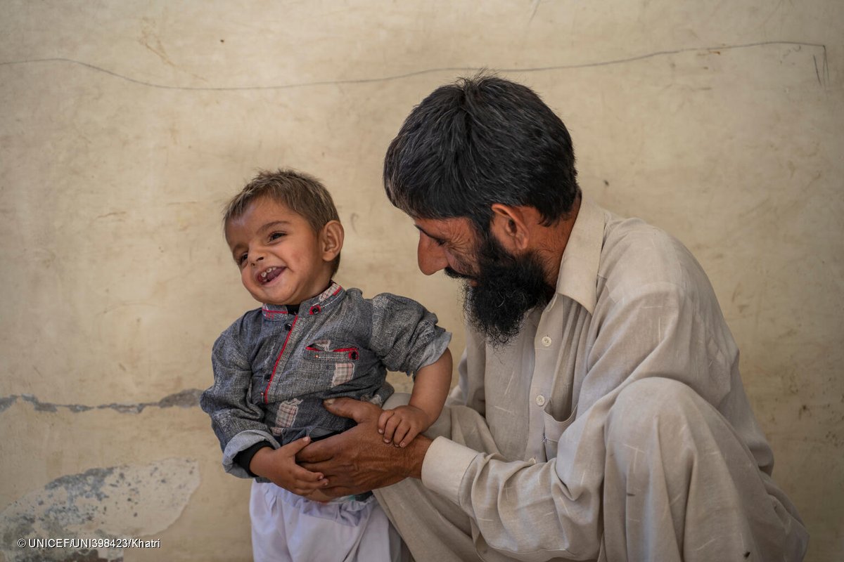 UNICEF's tweet photo. From red to green.

19-month-old Sudais has newfound energy after receiving UNICEF-supported treatment for severe malnutrition in Pakistan.

#ForEveryChild, health. https://t.co/WvZJxLaZdR