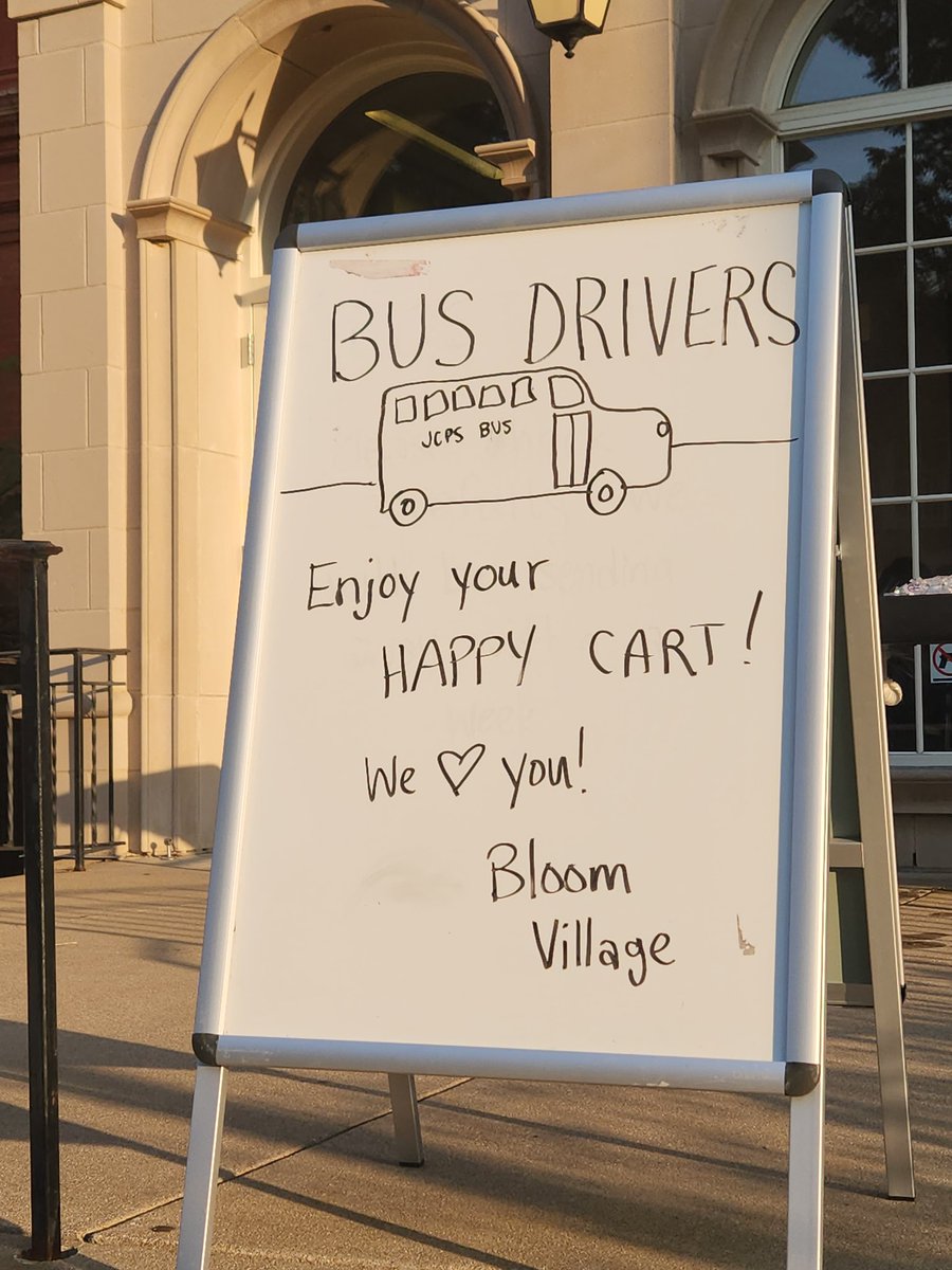 MarianFoster1's tweet photo. @BloomBulldogs Our bus drivers look after our kids and we look after them! Love on wheels! https://t.co/6vrYZQp8Co