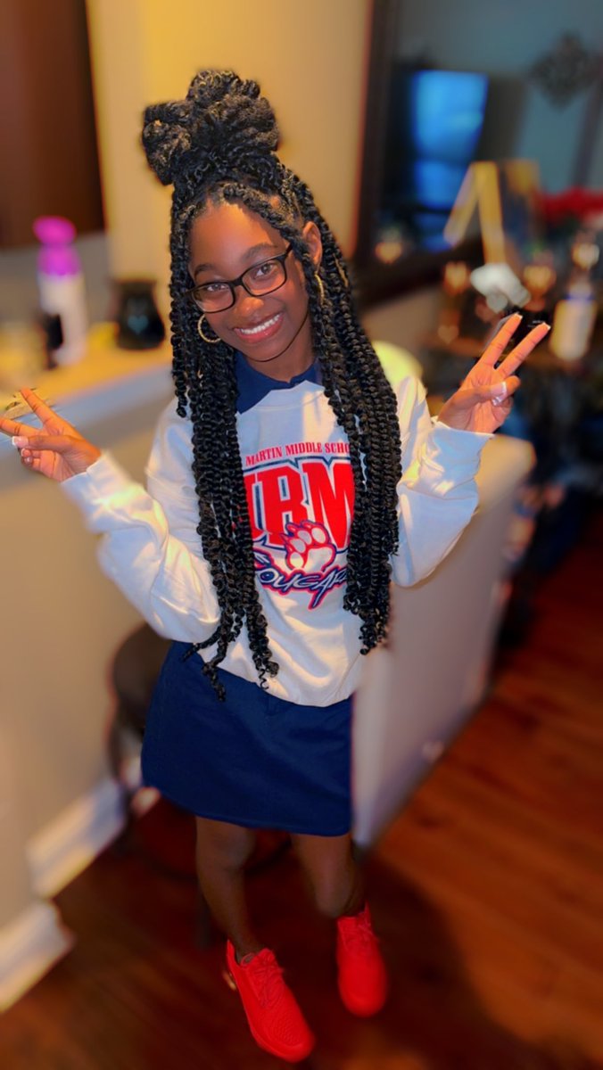 DatzToon_'s tweet photo. First day of middle school for my princess❤️✨ Praying for another productive &amp; prosperous year! Go be great, my love! https://t.co/rOeCLLxTbn