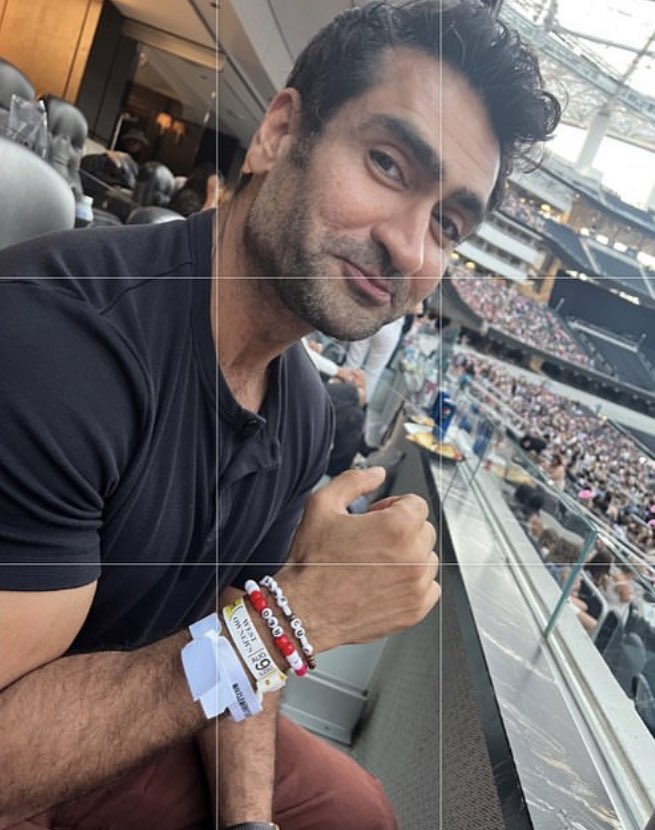 TSwiftNZ's tweet image. 📸 | Actor Kumail Nanjiani attended #LATSTheErasTour 

— “Well that was one of the best shows I've seen. Ever. Thank you to @taylorswift13 and the kindest fans ever for ALL THE BRACELETS!!!”