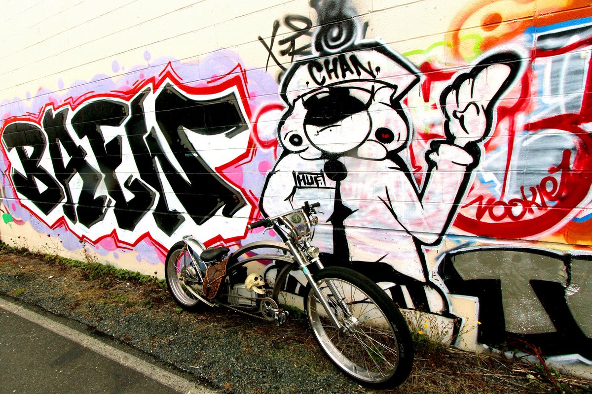 420_Bike_Life's tweet photo. @GraceALore I love fresh murals, like the Saanich #Pride Flag (below); but my favorite for murals is the ever morphing E&amp;N #GraffitiArt Trackside Gallery. #Cycling @crd_bc #eChopper #ebike #yyj 
*sometimes the Galloping Goose has cool &amp; gritty mixed media murals (last image) #graffiti https://t.co/f1mLLIdRbG