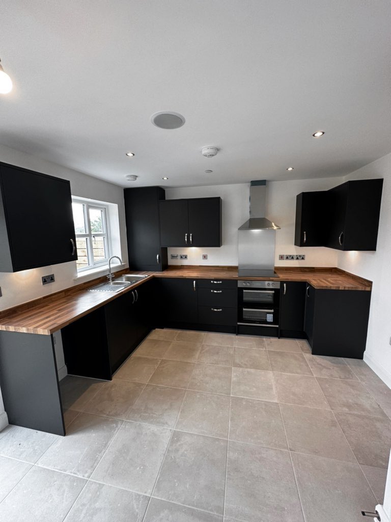 elinhowen's tweet photo. ⭐️🏡 3 Bedroom House available via the Rent to Own scheme in Llandudno Junction🏡⭐️ For more information, please visit Tai Teg’s website 👉🏻 https://t.co/2n6nwoE9gu @adrataicyf @teg_tai https://t.co/ZJkUMhBNsF