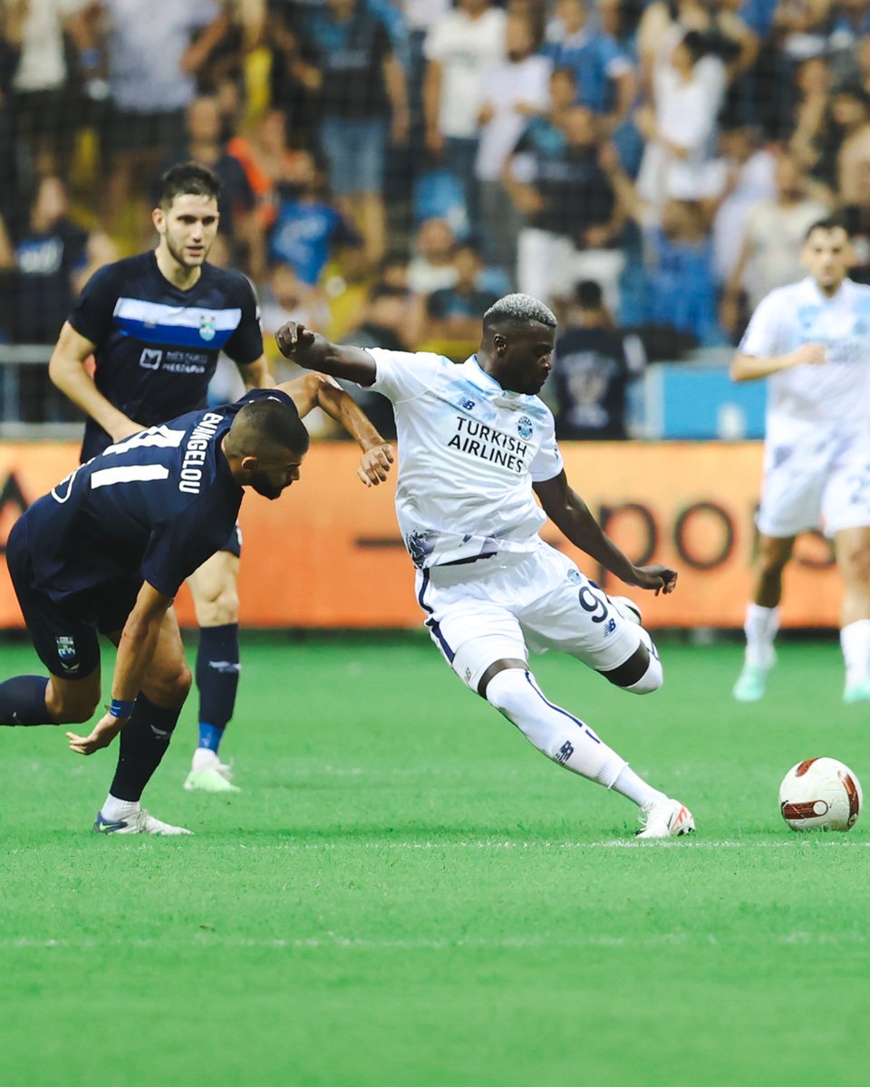 AdsKulubu's tweet photo. İlk Maç ✅
İlk Asist ✅
İlk 3'lü ✅
Karşınızda, M'baye Niang ! #MN9
#UECL https://t.co/jPIjirrHXL