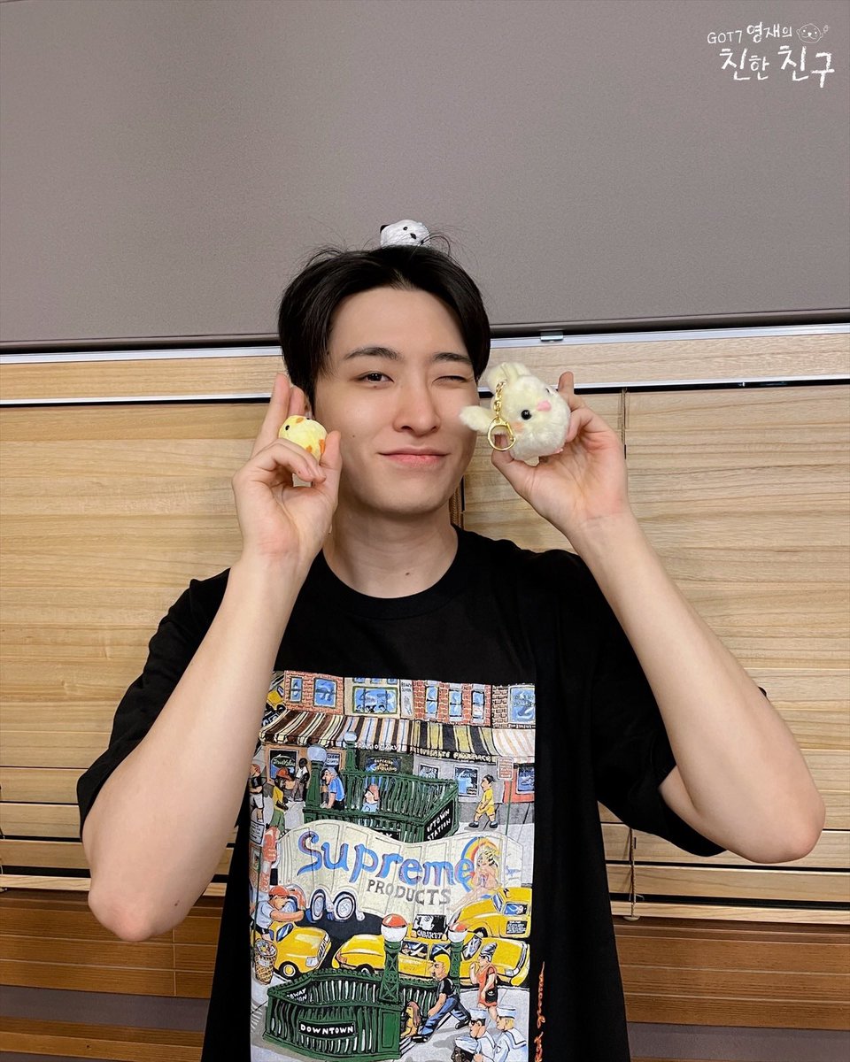 mbcbf_ever's tweet photo. 🦦친친🦦
#답장이늦었습니다
#달친친 #달디 #달팀장

아가새와 함께인 달팀장이라..!
몹시 사랑스럽고 귀하군요 🐥💚

#MBC #RADIO #GOT7영재의친한친구 #친한친구 #친친 #달친친 #달디 #GOT7 #갓세븐 #영재 #YOUNGJAE https://t.co/c7rRVSYQRw