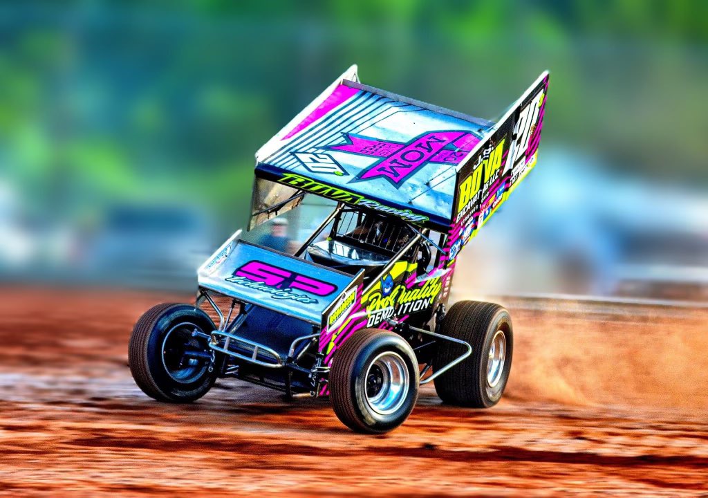Race day at <a href="/Lernerville/">Lernerville Speedway</a> for <a href="/codybracing/">Cody Bova</a>! Ready to capitalize on the speed we’ve had there the last couple of weeks! 🏁

Photo by Behind The Dirt