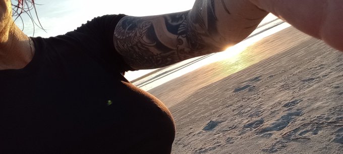 That sunrise swim tho 👌#wetTshirt #wildwomanthings #IAmWet https://t.co/UzMHlYX7HX<a href="/tag/wettshirt"class="tags">#wetTshirt</a><a href="/tag/wildwomanthings"class="tags">#wildwomanthings</a><a href="/tag/iamwet"class="tags"><span>#iamwet</span></a>