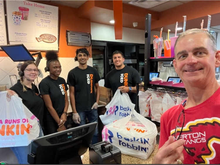 OvertonElem's tweet photo. Thank you to our friends at Dunkin for providing our staff with some donuts this morning! 🍩 #OnlyAtOverton https://t.co/TZwxmrZEzV