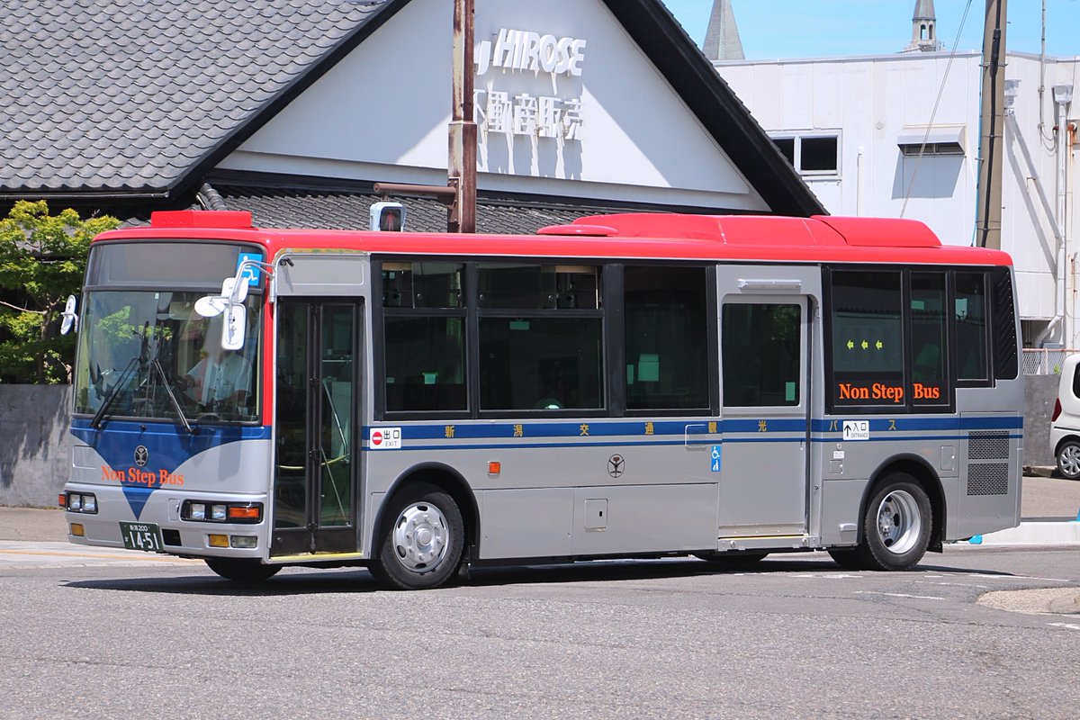 新潟交通観光バス 村上(営) H1451 新潟200か1451 (01年式 KK-MJ26HF改