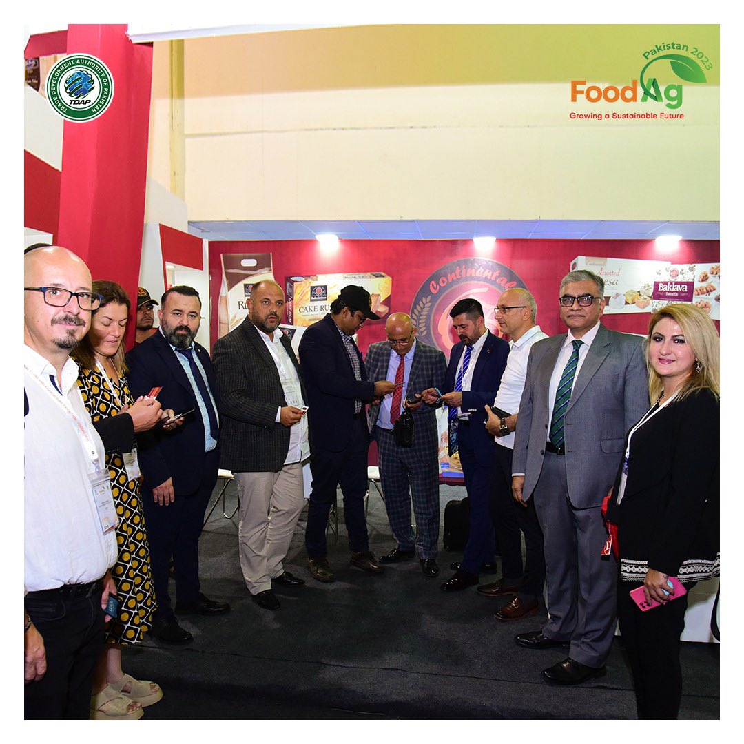 official_tdap's tweet photo. Here is a glimpse of foreign delegates tasting Pakistani produce and conversing with local company representatives. FoodAg 2023 saw local companies displaying their wide range of products and attracting delegates to their respective stalls to discuss partnerships and trade deals. 

@mincompk @GovtofPakistan 

#FoodAg2023 #TDAP #GrowingASustainableFuture