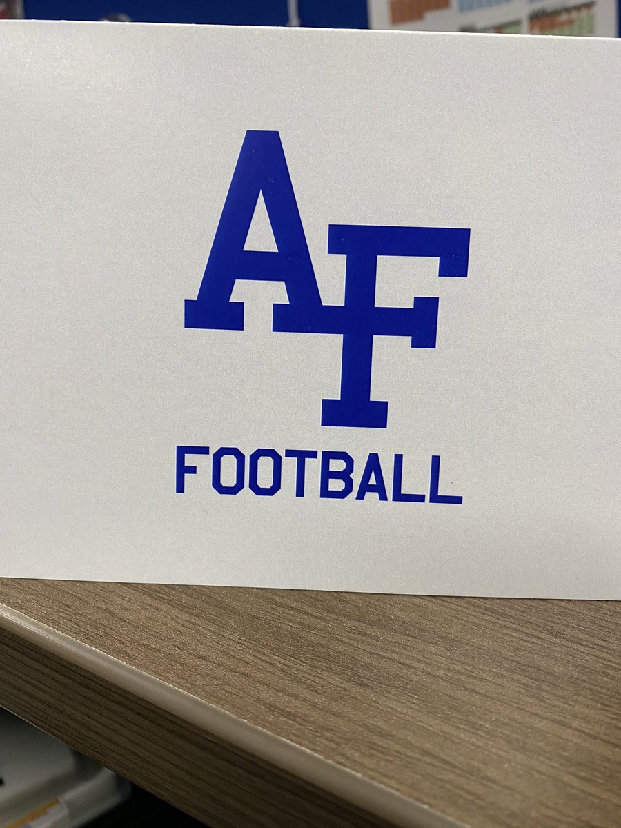 CoachSElliott's tweet photo. Been coaching for 27 years and every year I wasn’t coaching with @CoachTimHorton he would send me a letter wishing me the best. 
Just like clockwork I got my letter. 
He’s the gold standard in our profession.
Wishing you all the best and Go Falcons! https://t.co/VWco1RS9ud