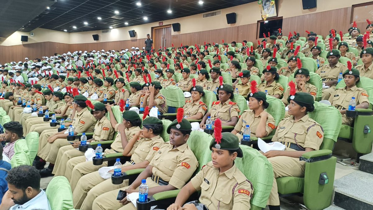 geetsen2000's tweet photo. "Say no to drugs, YES to Good Health"
A massive anti-drug awareness program, presided by CM was conducted by govt,  on 11 Aug in kalaivanar Arangam, in which  more than 500 Ncc cadets participated.@NCCDte_TNPAN @HQ_DG_NCC @SpokespersonMoD @Def_PRO_Chennai https://t.co/KL5b4gvGTq