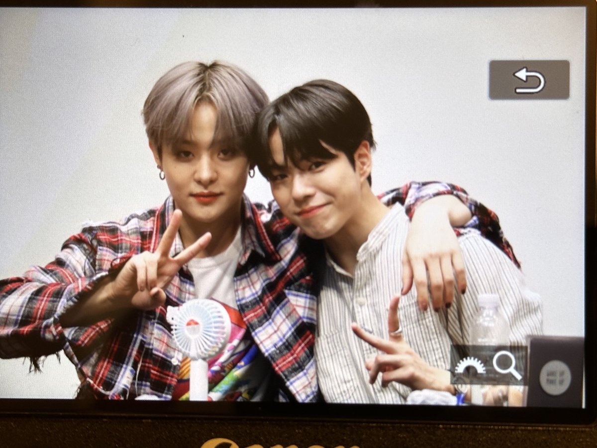 JAEKKI0723's tweet photo. 230811 KnPops 대면팬싸 재혁 

오늘도 고마워🫶💚

#TREASURE #트레저 #YOONJAEHYUK #JAEHYUK #ジェヒョク #윤재혁 #재혁 #尹材赫 https://t.co/2xadwUxkDz