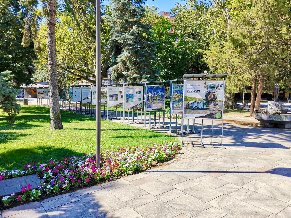 Save Soil volunteers travel across Bulgaria in an effort to raise awareness of soil degradation. They have reached the picturesque Sofia Crystal Garden and will remain there until 16th of August, when they will continue to travel across the country. Before embarking on their