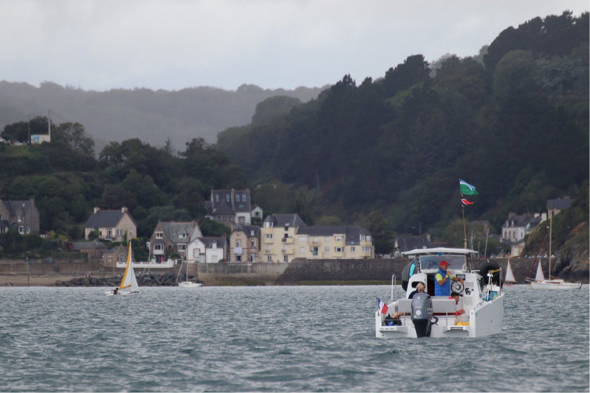 cvbe's tweet photo. Costarmoricaine: gros changement de vent en arrivant à  Brehec (le Taureau), il devient agréablement chaud, bascule franchement mais moli un peu avec la pluie. https://t.co/iTCCjFcfDF