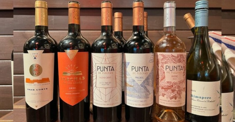 InfoNegocios_PY's tweet photo. Pablo Richardi, enólogo principal y director de la Bodega Flechas de los Andes, visitó por primera vez nuestro país para contarnos acerca de los vinos y presentar dos nuevos que muy pronto estarán presentes en Paraguay de la mano del Grupo ACSA.