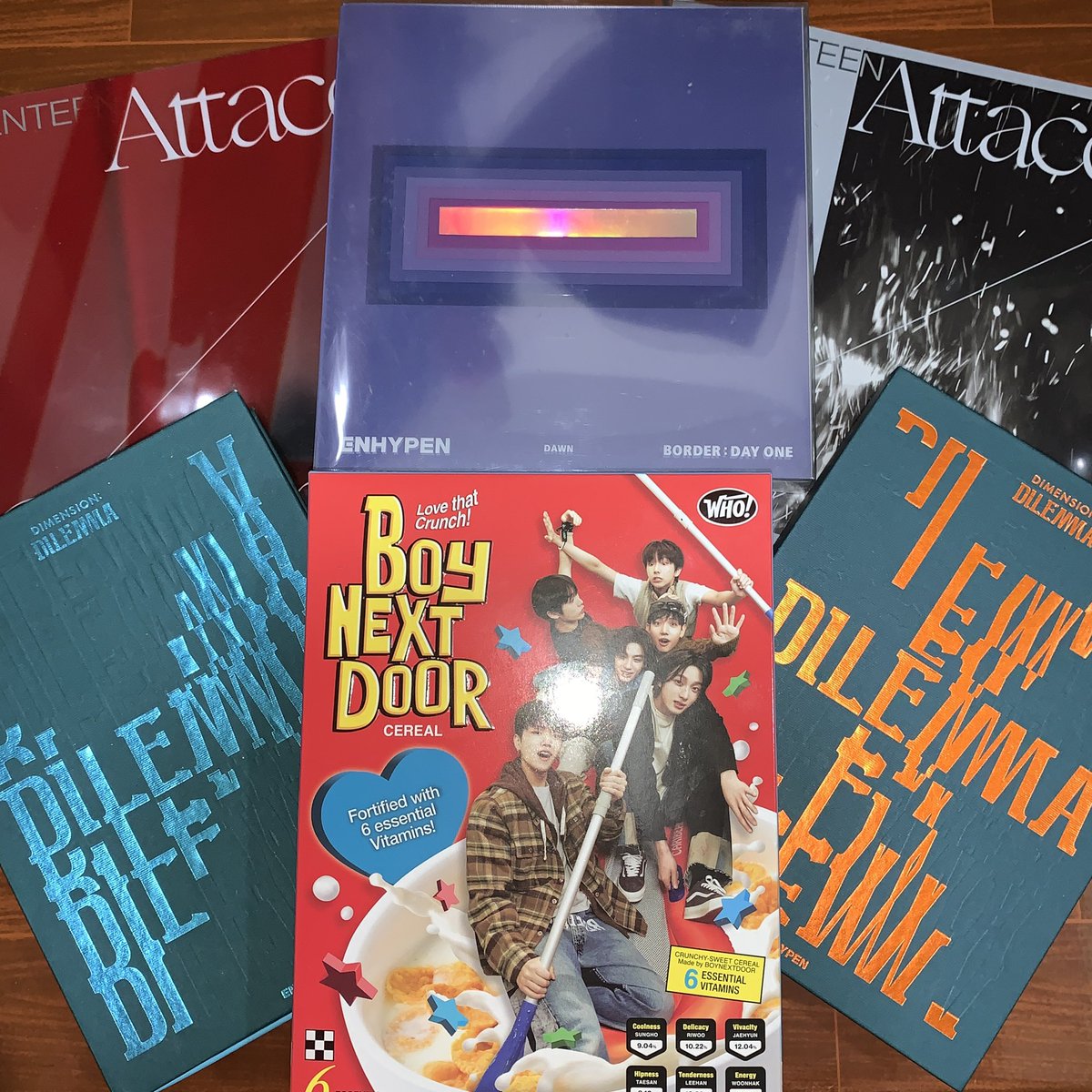 giveaway ga give away !! 

❥･• 3 winners of any unsealed albums on the pic and 1 winner of 100 gcash

★ mbf (must be following me)
★ rt and like this twt
★ rt and like my selling posts under this twt 

— ends on sept 11, 9pm 

seventeen enhypen boynextdoor