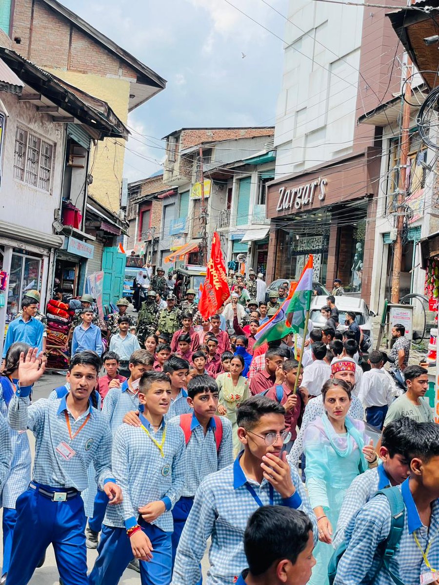 District Police Doda organized Tiranga March under the compaign  "Meri Maati Mera Desh" in Bhaderwah Town.
<a href="/JmuKmrPolice/">J&K Police</a> <a href="/ZPHQJammu/">Zonal Police Media Centre- Jammu Zone</a> <a href="/vishesh_jk/">Vishesh Mahajan</a> <a href="/Qayoomkps/">Abdul Qayoom</a>