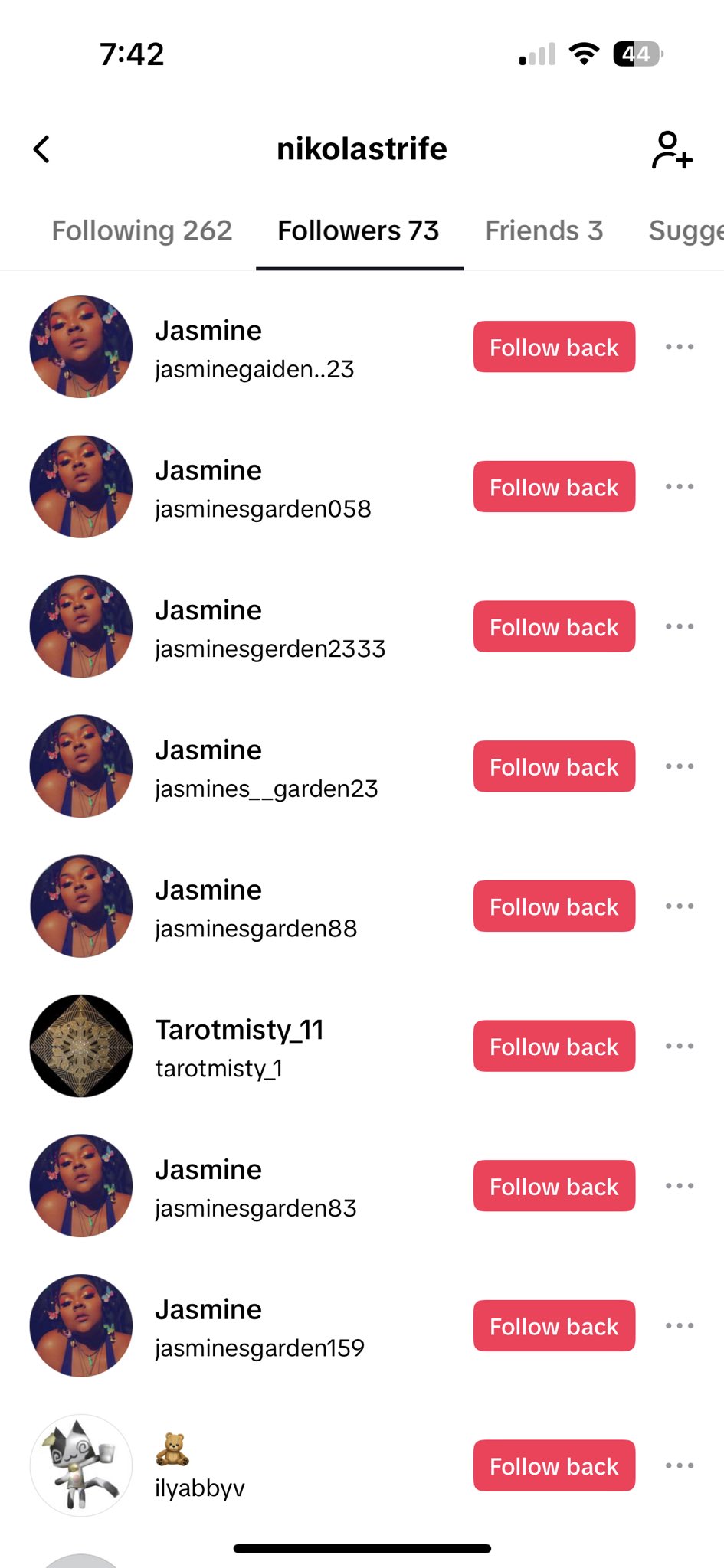 3 pic. i got a sudden influx of tiktok followers and they're almost all fake 😭 https://t.co/bhE8pSpYXb