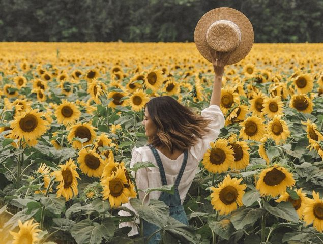 naylan1406's tweet photo. Adoro cuando en mi camino se cruzan personas, optimistas, positivas, sencillas, personas que ponen el corazón a cada una de sus acciones, que te dan todo a cambio de nada, personas que te acarician el alma, y te enriquecen la vida.
#AmorALaVida https://t.co/O0Og7fvpB0