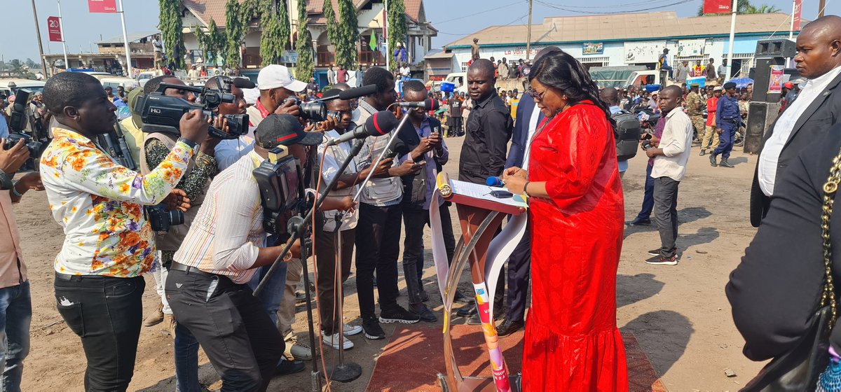 OMSRDCONGO's tweet photo. Étape de #Kalemie 🇨🇩. Les efforts de @WHO & des partenaires de l'#IMEP s'intensifient pour riposter contre la #polio au #Tanganyika, Province qui totalise 174 cas de #cVDPV type 1 & type 2 depuis 2022. @rogerkamba & @DrBoureima sont à Kalemie pour booster la #VaccinationPourTous https://t.co/YnFgjvuNFQ