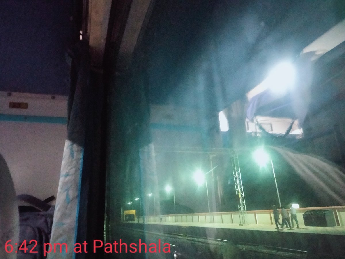 ghanshyamchy's tweet photo. and u wanna see the beauty of Indian railways just look at photos.
Right now I'm traveling from North East Express 12505 from Kamakhya to Delhi and the Train is 5hrs late. @RailMinIndia 
@AshwiniVaishnaw https://t.co/oVNGAJBMRY