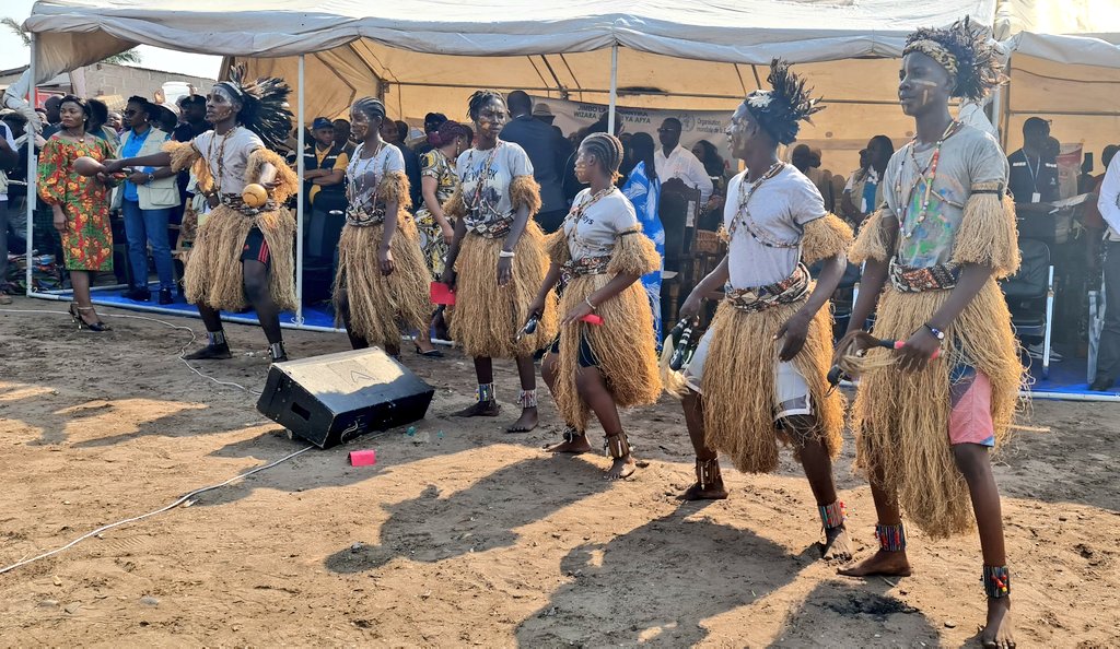 OMSRDCONGO's tweet photo. Étape de #Kalemie 🇨🇩. Les efforts de @WHO & des partenaires de l'#IMEP s'intensifient pour riposter contre la #polio au #Tanganyika, Province qui totalise 174 cas de #cVDPV type 1 & type 2 depuis 2022. @rogerkamba & @DrBoureima sont à Kalemie pour booster la #VaccinationPourTous https://t.co/YnFgjvuNFQ