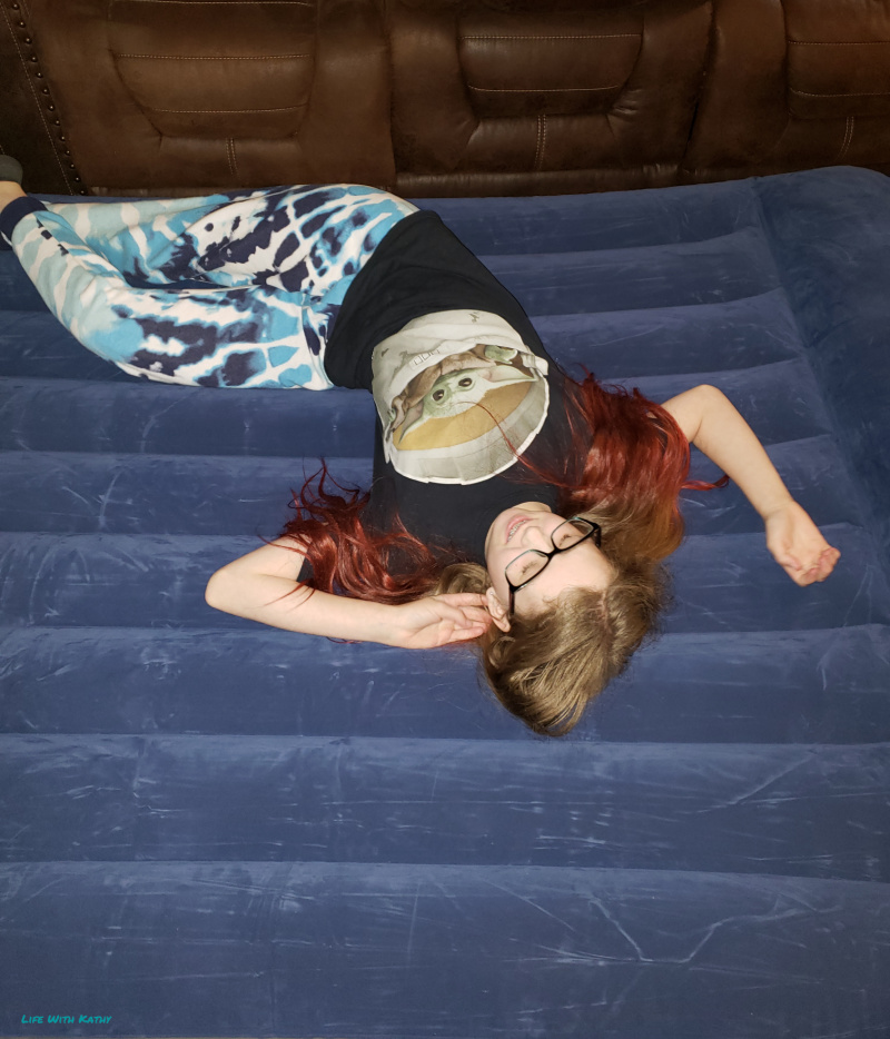 LifeWithKathy's tweet photo. #ad Bestway airbeds make for a great end of the summer party and sleepover. Great way to spend the end of summer with friends & family. https://t.co/zwSTjhzld8 #BestwayUS #BestwayUSA
#YourSleepIsOurBusiness #BestwayToSleepThisSummer
#BestwaySummerOfSleep #InflateYourFun #tryazon https://t.co/0MR0PgmF1a