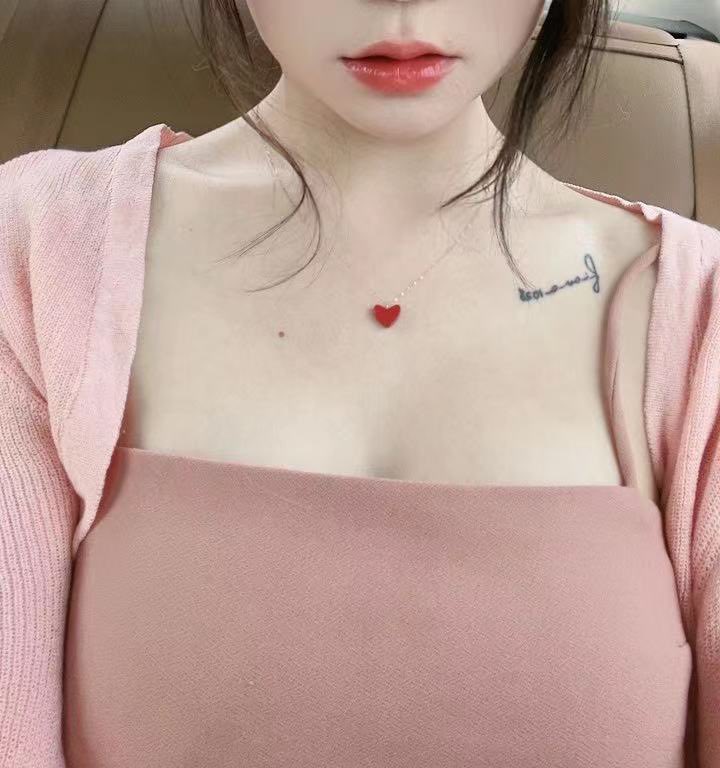 浅更一下母狗近照，这里介绍不了，志同道合的直接私，随缘