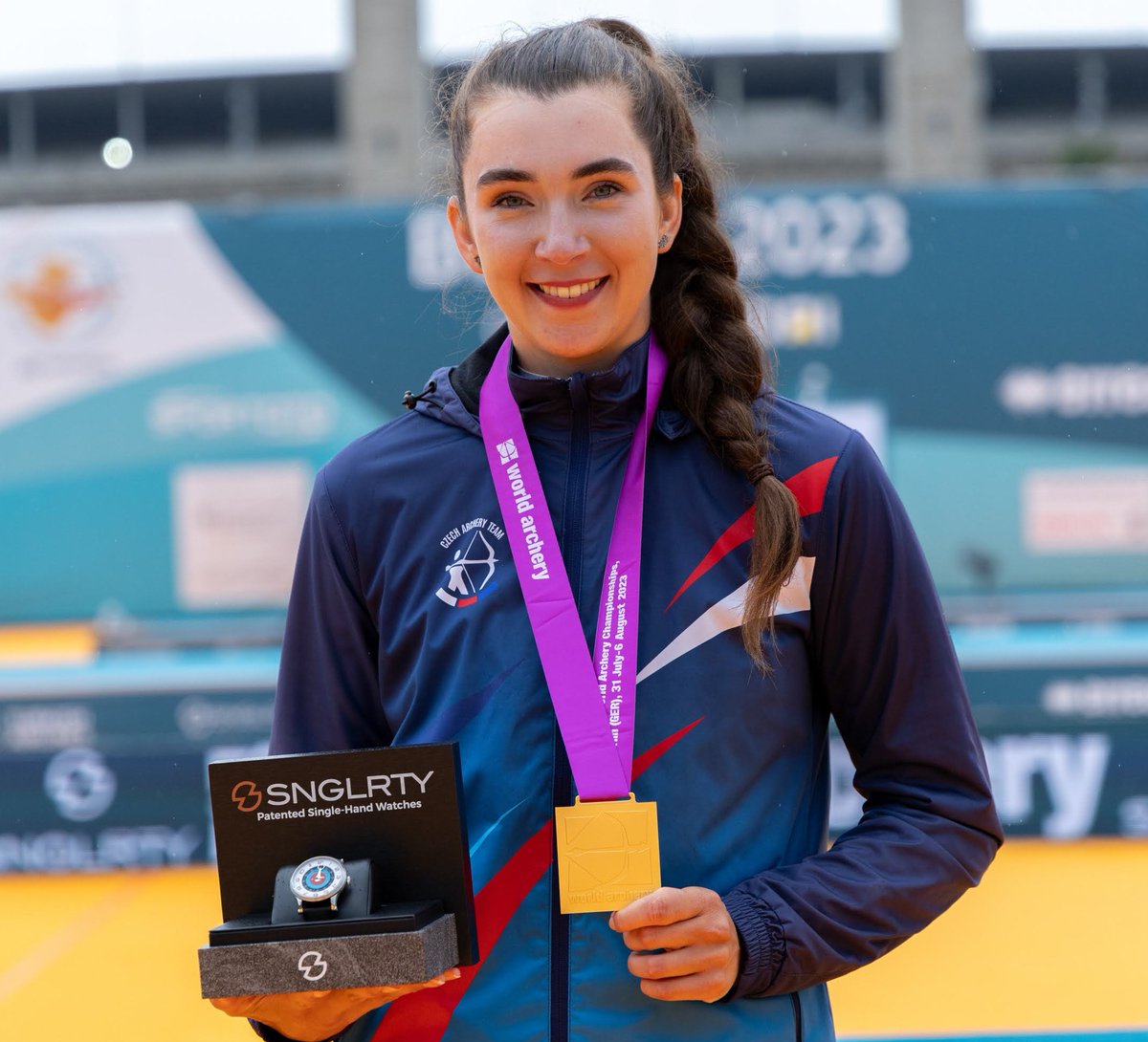 Marie Horackova took the recurve world title in Berlin less than a week ago.  She is also the proud owner of a 2023 SNGLRTY World Championship watch. You can own one too. snglrtywatch.com/archery-worldc… #archeryworldchampionships2023 #archery