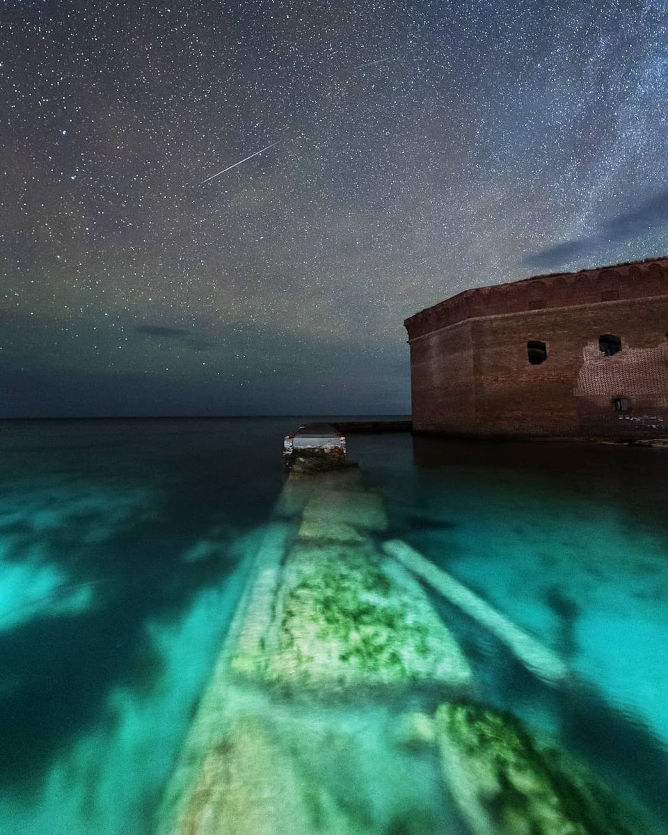 The Perseids Meteor Shower is back! 

Don't miss the STELLAR spectacle happening tonight and tomorrow night.

Photo by Jeff Berkes

#Perseids #DryTortugas #DryTortugasNationalPark #FindYourPark #EncuentraTuParque