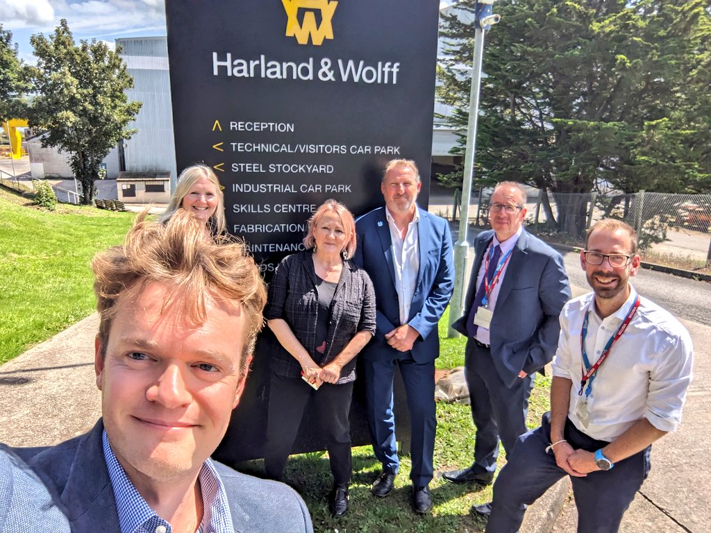 It was great to welcome @KerryMP to - a sunny! - Appledore today to discuss how @HarlandWolffplc can help enable the decarbonisation of maritime and deliver UK jobs through the renewables supply chain. #Maritime2050 #NSbS