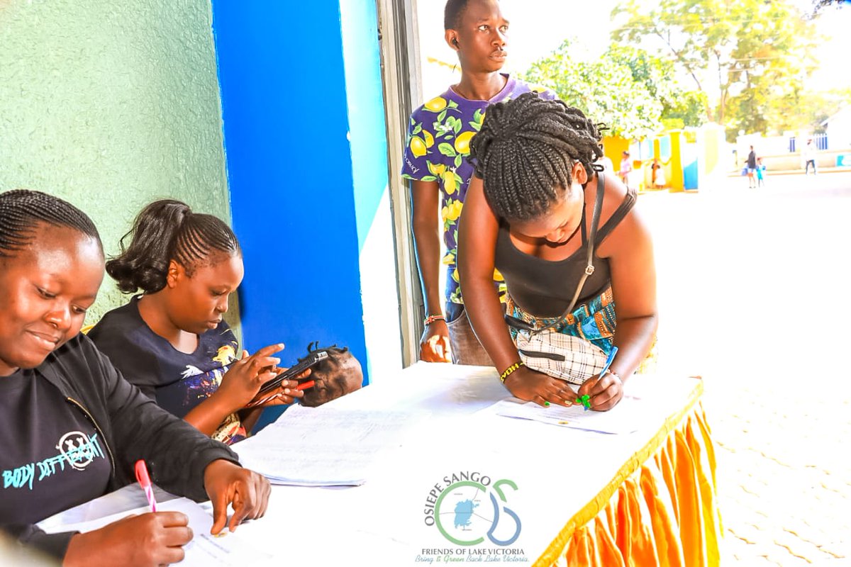 UzalendoSjc's tweet photo. We must plant the sea and herd its animals using the sea as farmers instead of hunters. At the big dialogue @MamaGraceOnyangoSJC on safeguarding L. Victoria against pollution in @KisumuCountyKE.
#BringBackLakeVictoria 
#YouthForChange
#NALYS2023
#IYD2023 https://t.co/wFLW3lXuwu