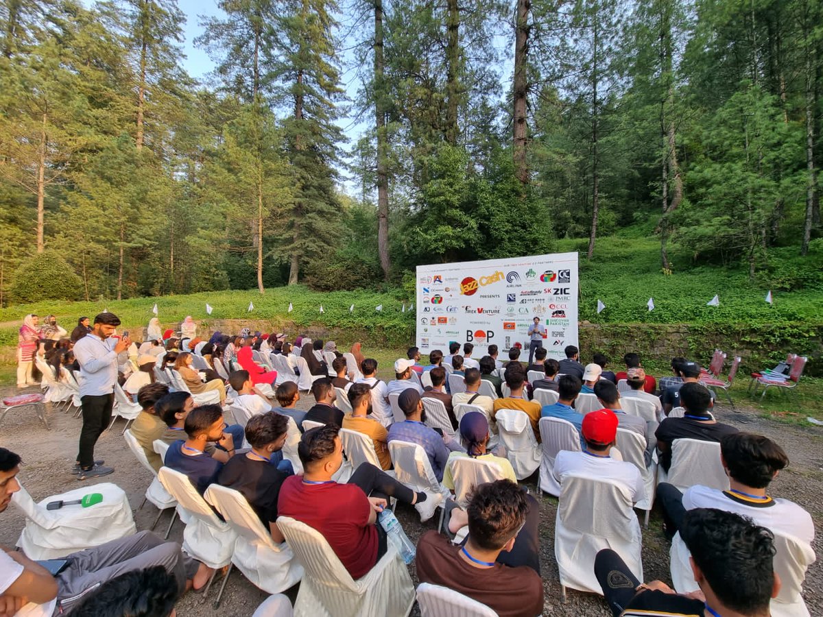 Maryumkhalil7's tweet photo. Trekventure 4.0 has just kicked off at Banjosa lake Rawalakot Azad Kashmir.

It Will be very informative and knowledgeable 3 days and nights.
#OpeningCeremony_TrekVenture4 https://t.co/8Su73kR9O9