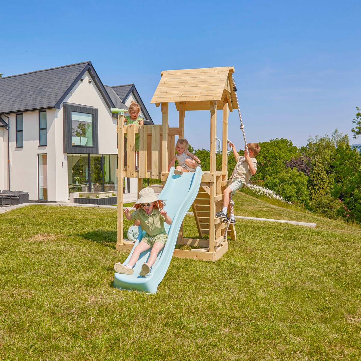 Enhance outdoor fun with our new  Scandinavian-style PolarPlay climbing frames and playhouses!🏠🧗‍♀️ Unleash your little adventurers onto a world of excitement and active play. Sturdy, safe, and designed for endless fun, watch them reach new heights and build confidence! 💖💚💙