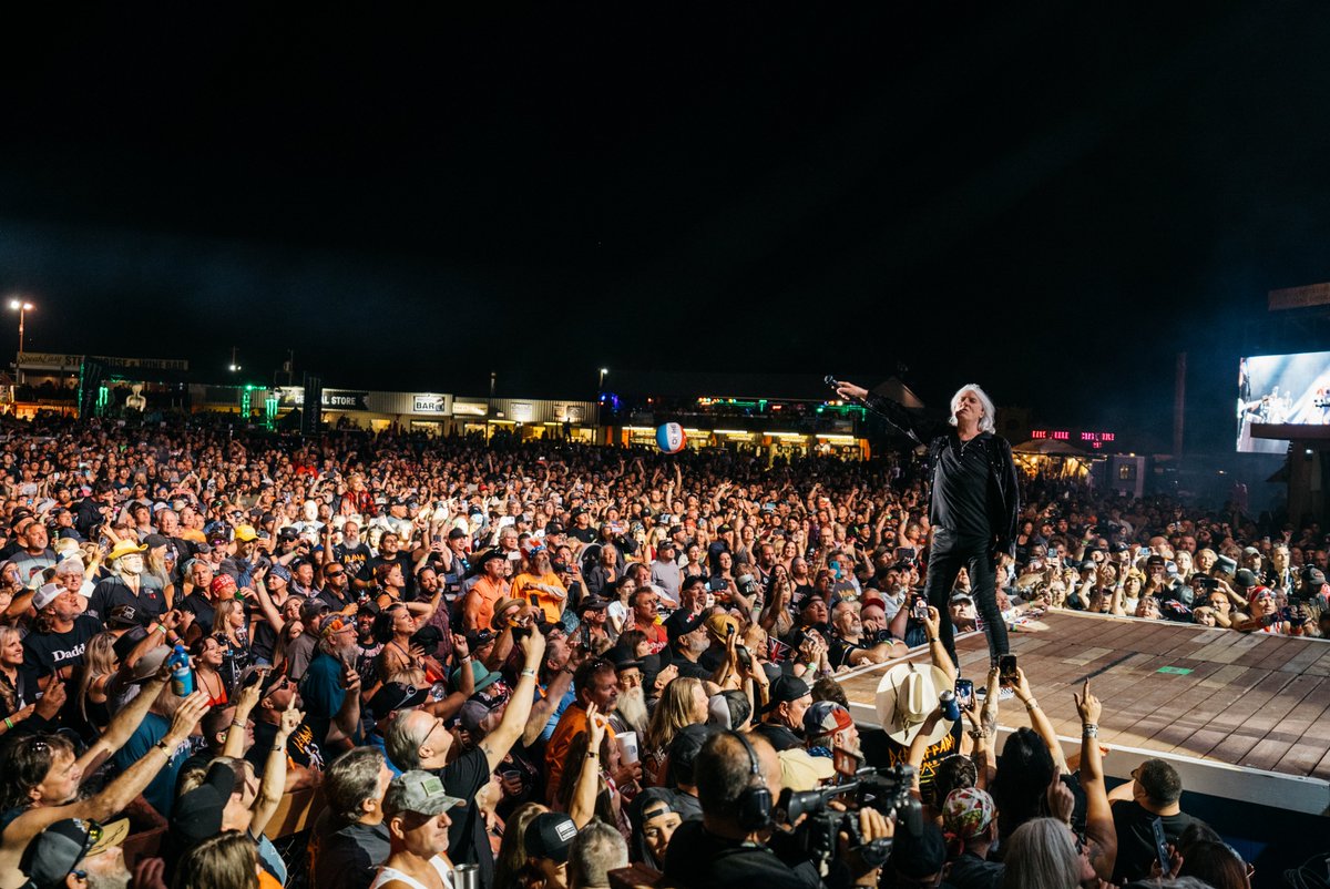 DefLeppard's tweet image. 