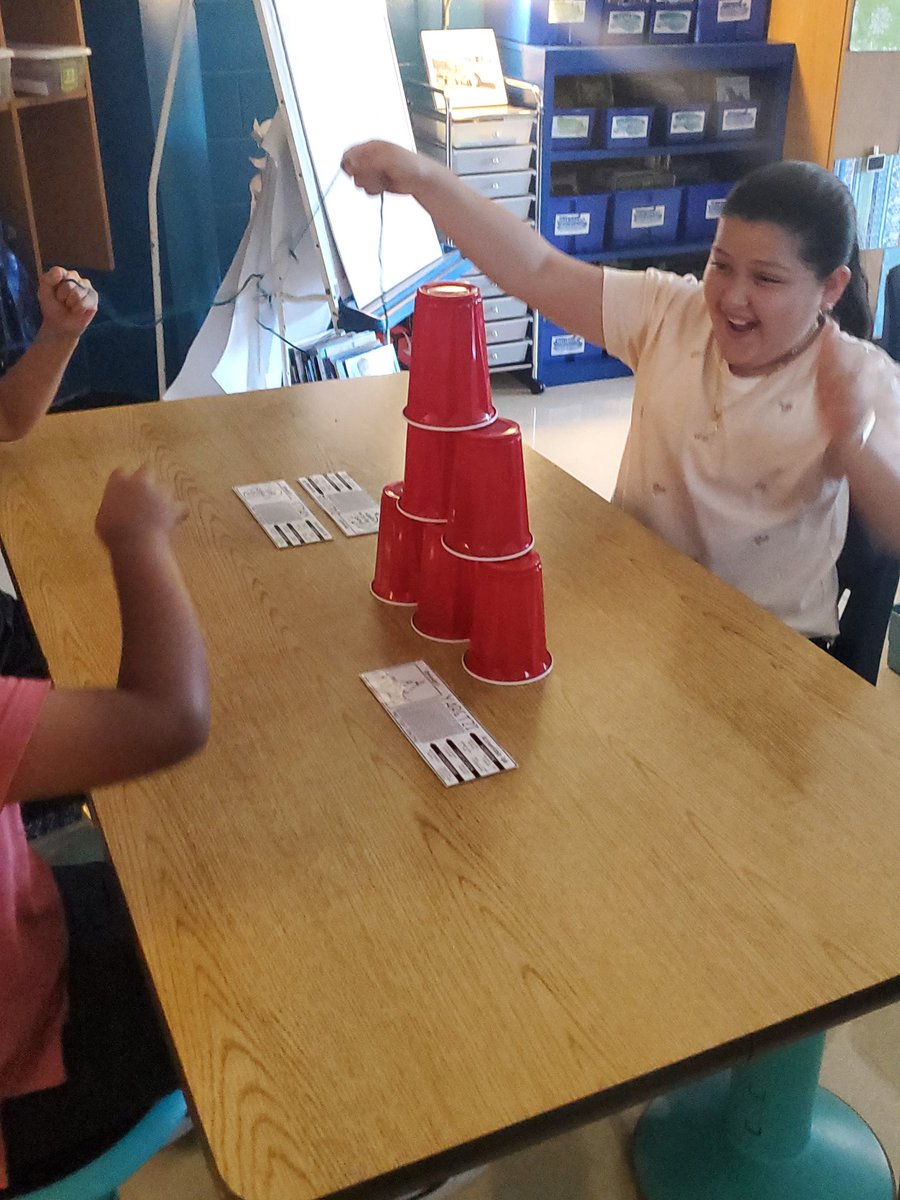 MrsDaysClass1's tweet photo. Day 1 started off great! We spent time doing a cup stacking challenge then discussed the difference between a leader and a boss! #MonaviewMoments #MonaviewontheMap #firstdayofschool https://t.co/rYeIl8Kw8l